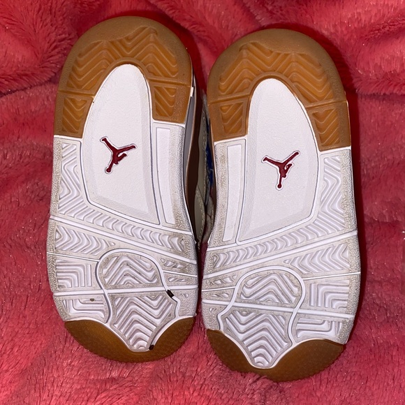 Jordan 4 Retro - Picture 4 of 7